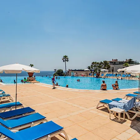 De Standing, Piscine, Tennis,